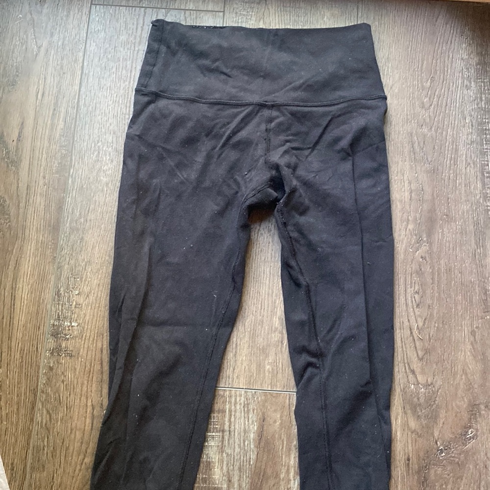 Black Wunder Under 3/4 Black Leggings Size 4